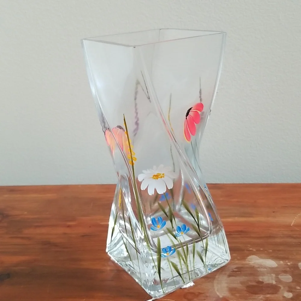 Nobile Blown and Handpainted Meadow Twist Vase - Picture 4 of 8